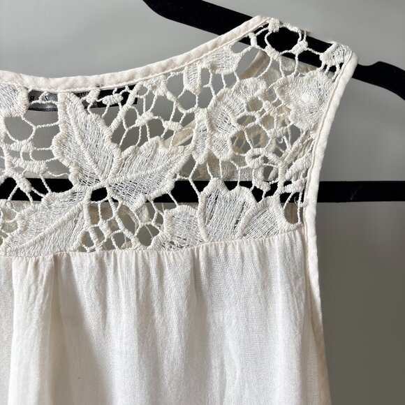 Zara • Cream Lace Crochet Sleeveless Blouse - Picture 3 of 7